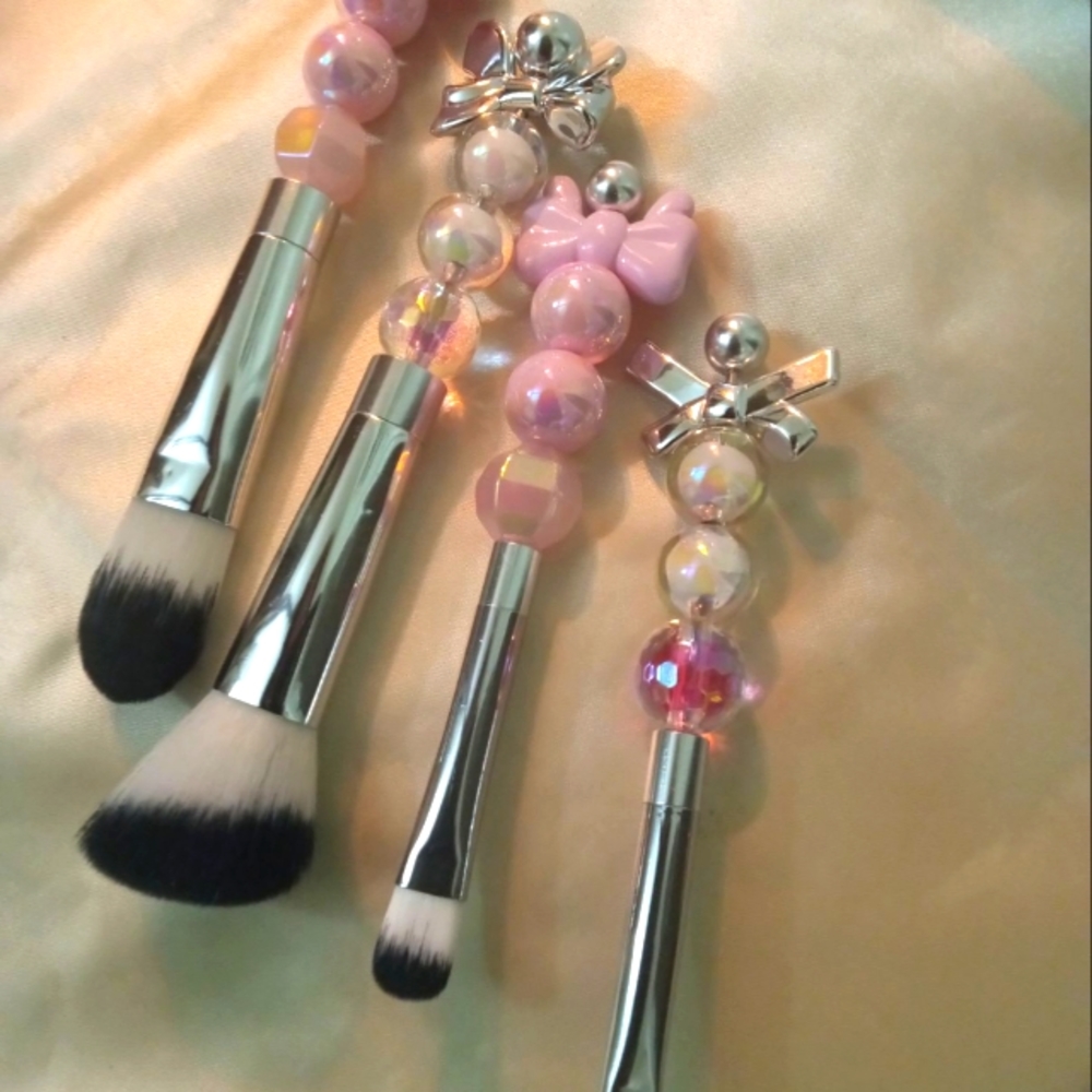 Makeup brushes